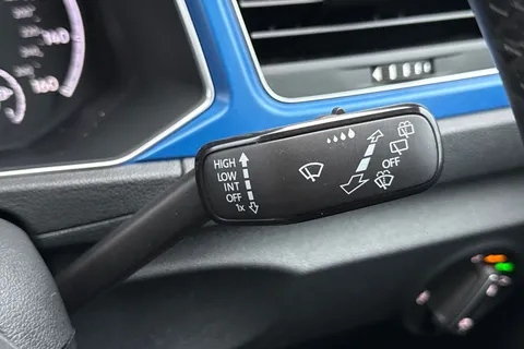 29 of 51 for Volkswagen T-Roc 1.0 TSI Design Euro 6 (s/s) 5dr