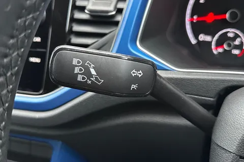 31 of 51 for Volkswagen T-Roc 1.0 TSI Design Euro 6 (s/s) 5dr