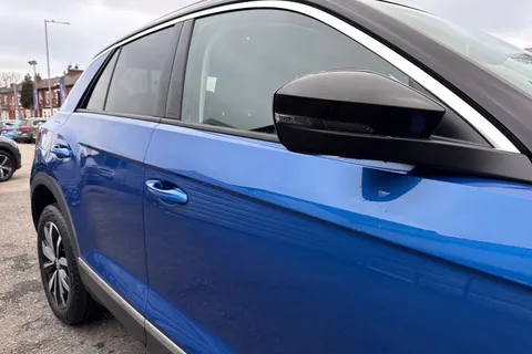 33 of 51 for Volkswagen T-Roc 1.0 TSI Design Euro 6 (s/s) 5dr