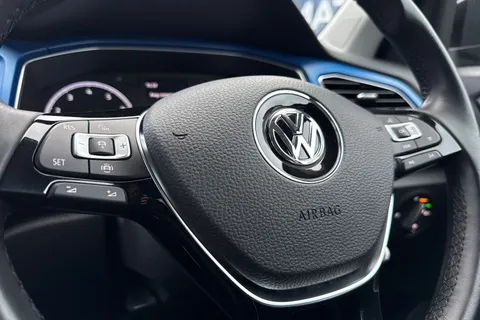 43 of 51 for Volkswagen T-Roc 1.0 TSI Design Euro 6 (s/s) 5dr