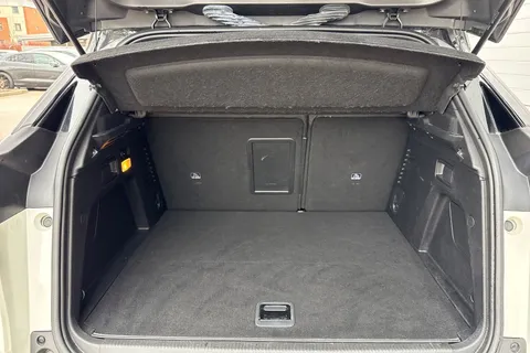 MT21FNF PEUGEOT 3008 1.6 13.2kWh GT Premium e-EAT Euro 6 (s/s) 5dr Thumbnail #8