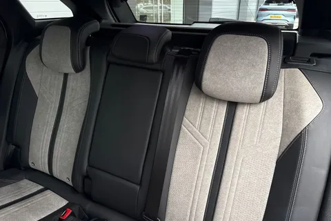 MT21FNF PEUGEOT 3008 1.6 13.2kWh GT Premium e-EAT Euro 6 (s/s) 5dr Thumbnail #20