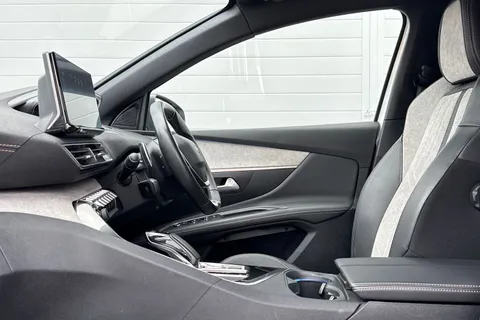 MT21FNF PEUGEOT 3008 1.6 13.2kWh GT Premium e-EAT Euro 6 (s/s) 5dr Thumbnail #31