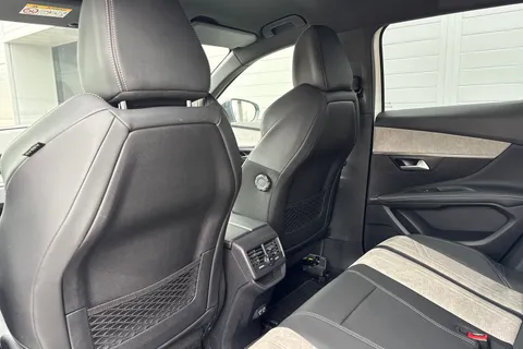 MT21FNF PEUGEOT 3008 1.6 13.2kWh GT Premium e-EAT Euro 6 (s/s) 5dr Thumbnail #32