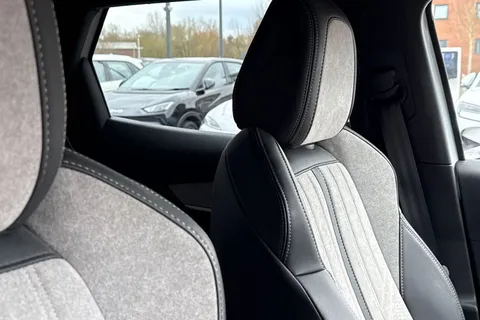 MT21FNF PEUGEOT 3008 1.6 13.2kWh GT Premium e-EAT Euro 6 (s/s) 5dr Thumbnail #37