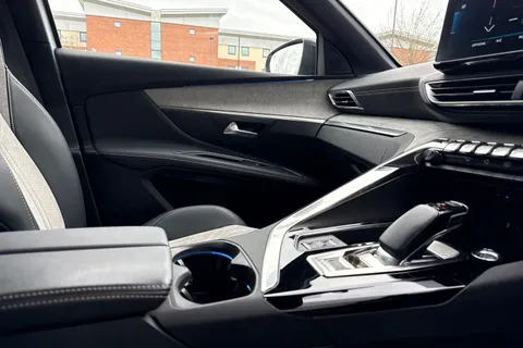 MT21FNF PEUGEOT 3008 1.6 13.2kWh GT Premium e-EAT Euro 6 (s/s) 5dr Thumbnail #42