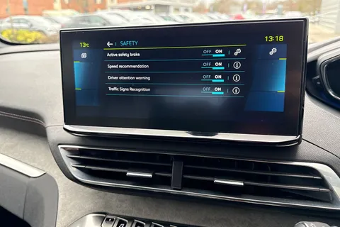 MT21FNF PEUGEOT 3008 1.6 13.2kWh GT Premium e-EAT Euro 6 (s/s) 5dr Thumbnail #52