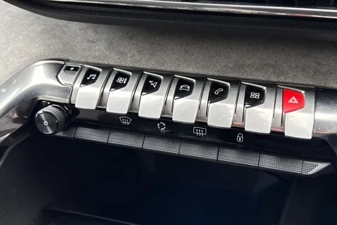 MT21FNF PEUGEOT 3008 1.6 13.2kWh GT Premium e-EAT Euro 6 (s/s) 5dr Thumbnail #58