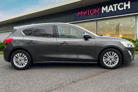 DN68XBB Ford Focus 1.5 EcoBlue Titanium Euro 6 (s/s) 5dr Thumbnail #4