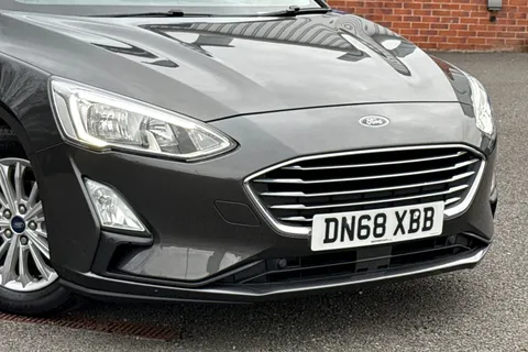 DN68XBB Ford Focus 1.5 EcoBlue Titanium Euro 6 (s/s) 5dr Thumbnail #10