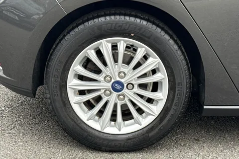 DN68XBB Ford Focus 1.5 EcoBlue Titanium Euro 6 (s/s) 5dr Thumbnail #12
