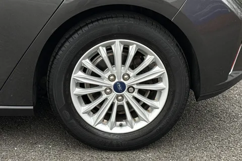 DN68XBB Ford Focus 1.5 EcoBlue Titanium Euro 6 (s/s) 5dr Thumbnail #13