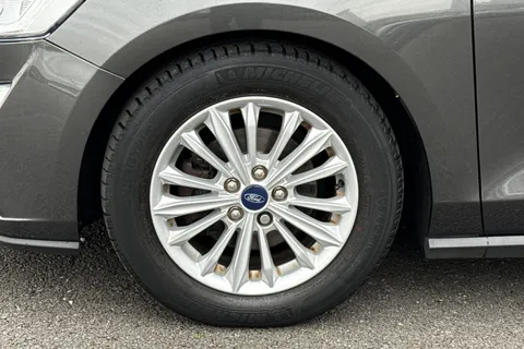 DN68XBB Ford Focus 1.5 EcoBlue Titanium Euro 6 (s/s) 5dr Thumbnail #14