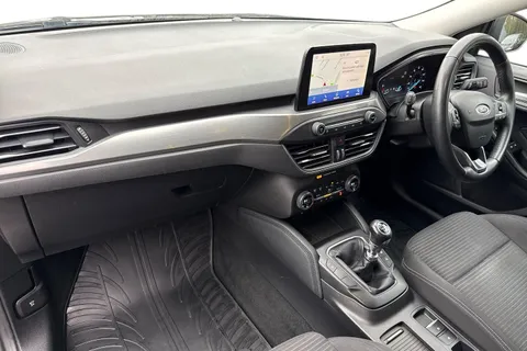 DN68XBB Ford Focus 1.5 EcoBlue Titanium Euro 6 (s/s) 5dr Thumbnail #16