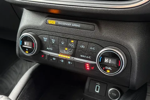 DN68XBB Ford Focus 1.5 EcoBlue Titanium Euro 6 (s/s) 5dr Thumbnail #23