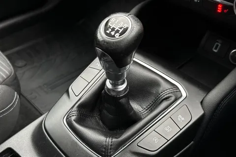 DN68XBB Ford Focus 1.5 EcoBlue Titanium Euro 6 (s/s) 5dr Thumbnail #24