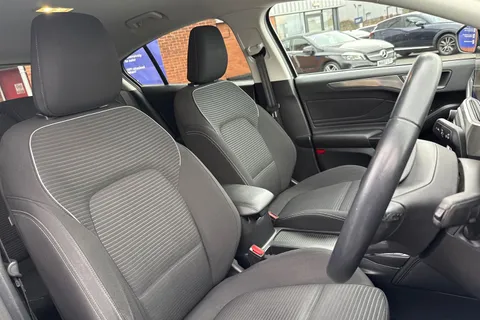 DN68XBB Ford Focus 1.5 EcoBlue Titanium Euro 6 (s/s) 5dr Thumbnail #25