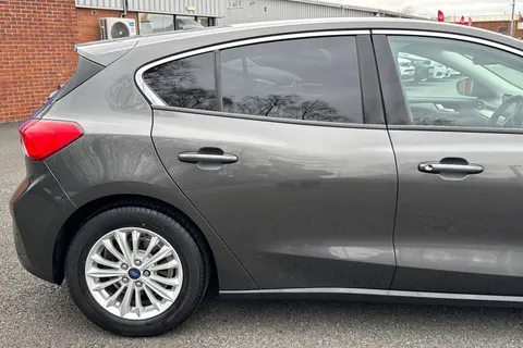 DN68XBB Ford Focus 1.5 EcoBlue Titanium Euro 6 (s/s) 5dr Thumbnail #31