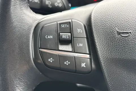 DN68XBB Ford Focus 1.5 EcoBlue Titanium Euro 6 (s/s) 5dr Thumbnail #39