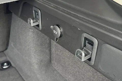 KK24HLO Land Rover Range Rover Velar 2.0 P400e Dynamic HSE 5dr Thumbnail #28