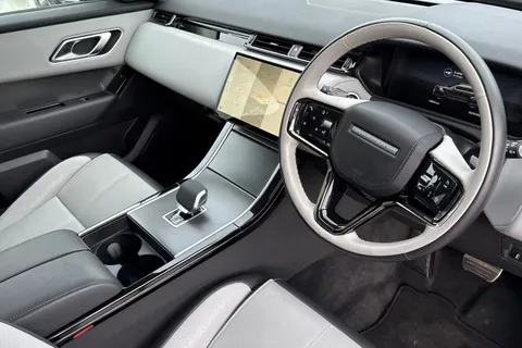 KK24HLO Land Rover Range Rover Velar 2.0 P400e Dynamic HSE 5dr Thumbnail #32