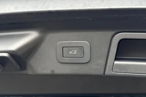 KK24HLO Land Rover Range Rover Velar 2.0 P400e Dynamic HSE 5dr Thumbnail #38