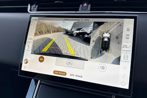 DY75AAF Land Rover Range Rover Evoque 2.0 D200 Edition 5dr Thumbnail #13