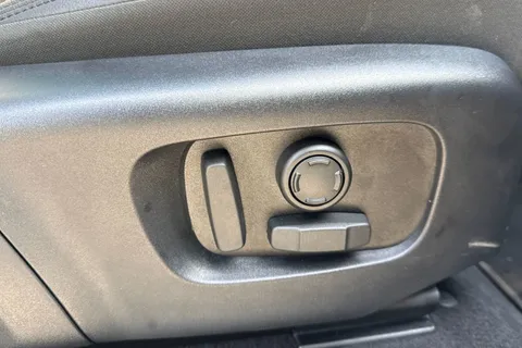 DY75AAF Land Rover Range Rover Evoque 2.0 D200 Edition 5dr Thumbnail #35