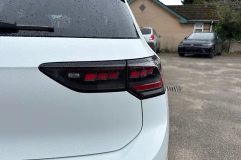  Volkswagen Golf 2.0 TSI GTI DSG Euro 6 (s/s) 5dr Thumbnail #29