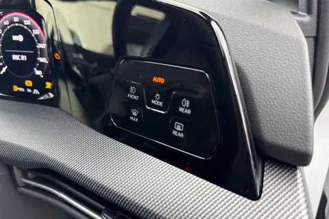  Volkswagen Golf 2.0 TSI GTI DSG Euro 6 (s/s) 5dr Thumbnail #37