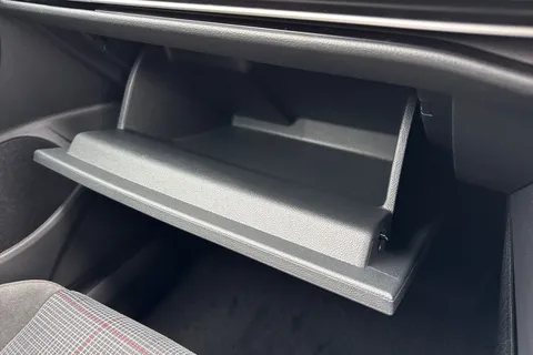  Volkswagen Golf 2.0 TSI GTI DSG Euro 6 (s/s) 5dr Thumbnail #42