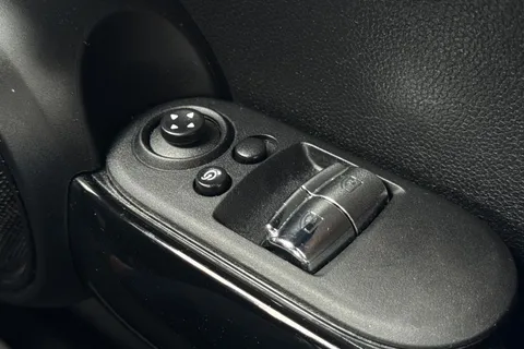 LM69ZTB Mini Hatch 2.0 John Cooper Works Steptronic Euro 6 (s/s) 3dr Thumbnail #39