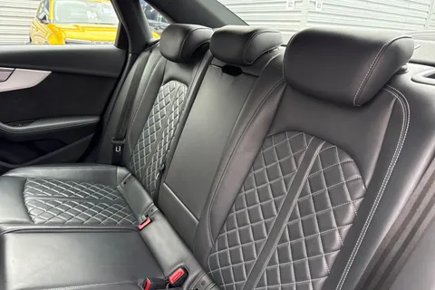 DE68EWW Audi S4 3.0 TFSI V6 Tiptronic quattro Euro 6 (s/s) 4dr Thumbnail #15