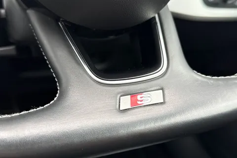 DE68EWW Audi S4 3.0 TFSI V6 Tiptronic quattro Euro 6 (s/s) 4dr Thumbnail #38