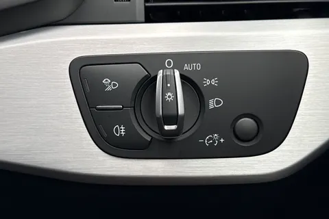 DE68EWW Audi S4 3.0 TFSI V6 Tiptronic quattro Euro 6 (s/s) 4dr Thumbnail #40