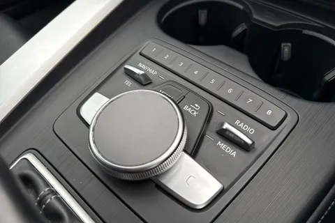 DE68EWW Audi S4 3.0 TFSI V6 Tiptronic quattro Euro 6 (s/s) 4dr Thumbnail #49