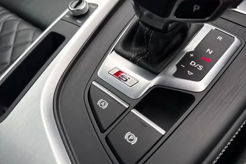 DE68EWW Audi S4 3.0 TFSI V6 Tiptronic quattro Euro 6 (s/s) 4dr Thumbnail #50