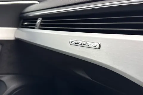 DE68EWW Audi S4 3.0 TFSI V6 Tiptronic quattro Euro 6 (s/s) 4dr Thumbnail #52