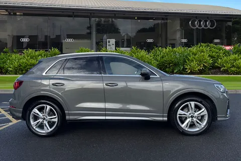 PX24NLJ Audi Q3 S line 35 TFSI  150 PS S tronic Thumbnail #4