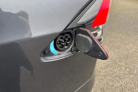 LG67KKJ Tesla Model X 75D (Dual Motor) Auto 4WDE 5dr Thumbnail #26