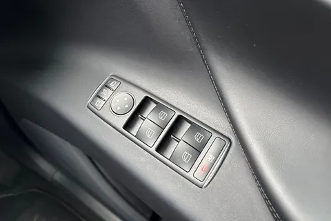 LG67KKJ Tesla Model X 75D (Dual Motor) Auto 4WDE 5dr Thumbnail #49