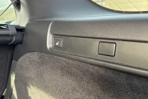 KT74TKC Land Rover Discovery 3.0 D350 Dynamic HSE 5dr Thumbnail #29