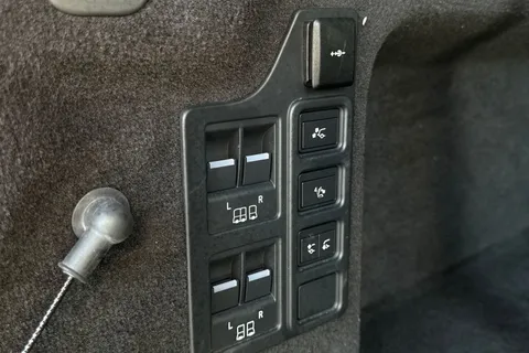 KT74TKC Land Rover Discovery 3.0 D350 Dynamic HSE 5dr Thumbnail #39