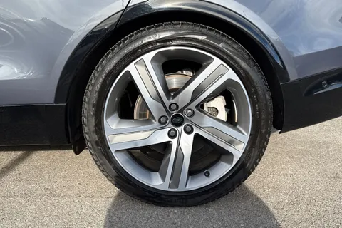 KT74TKC Land Rover Discovery 3.0 D350 Dynamic HSE 5dr Thumbnail #40