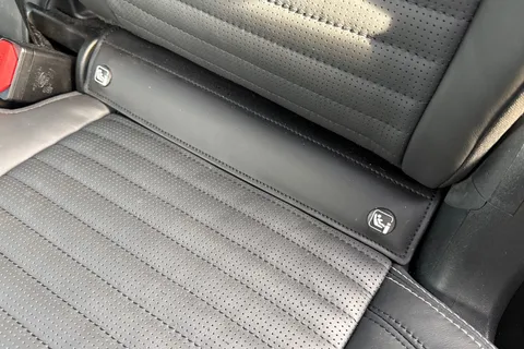 KT74TKC Land Rover Discovery 3.0 D350 Dynamic HSE 5dr Thumbnail #42