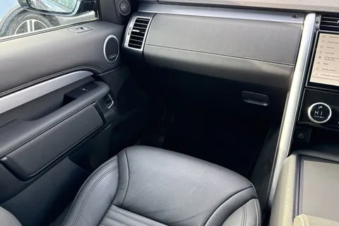 KT74TKC Land Rover Discovery 3.0 D350 Dynamic HSE 5dr Thumbnail #44