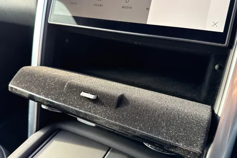 KT74TKC Land Rover Discovery 3.0 D350 Dynamic HSE 5dr Thumbnail #51