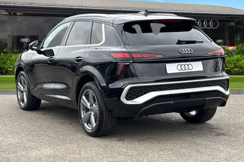  Audi Q3 1.5 TFSI S line S Tronic Euro 6 (s/s) 5dr Thumbnail #3