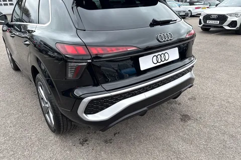  Audi Q3 1.5 TFSI S line S Tronic Euro 6 (s/s) 5dr Thumbnail #8