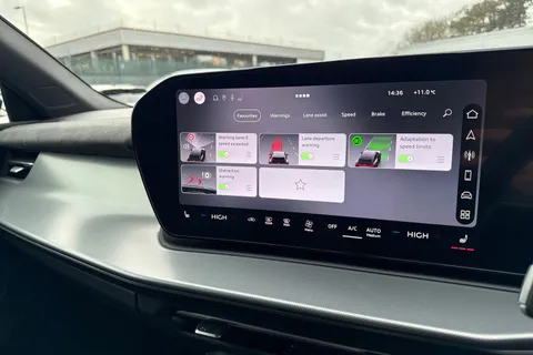  Audi Q3 1.5 TFSI S line S Tronic Euro 6 (s/s) 5dr Thumbnail #41